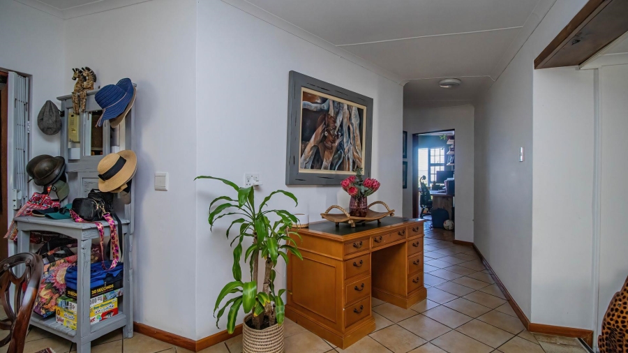 5 Bedroom Property for Sale in Fraaiuitsig Western Cape